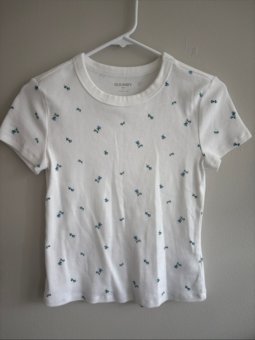 Old Navy White Ribbed Tee with Tiny Teal Floral Sprigs